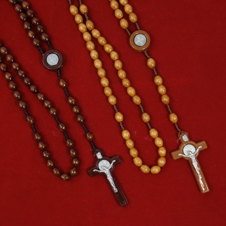Medinis rožančius su Benedikto kryžiumi